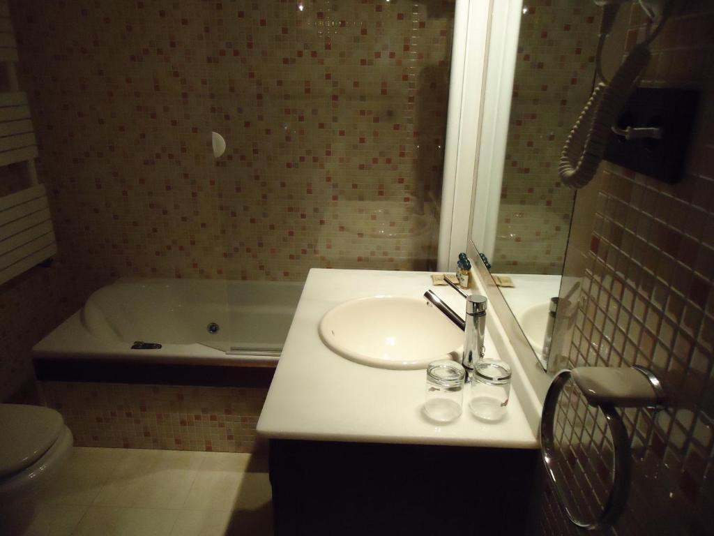 Casona El Gurugu Otel Luarca Oda fotoğraf