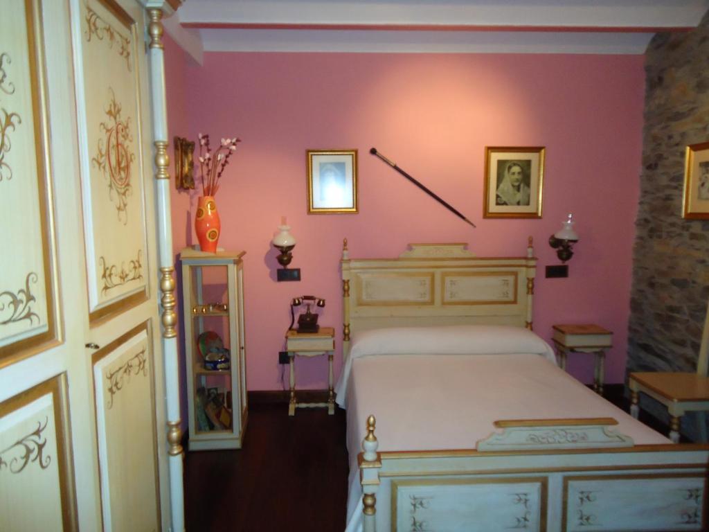 Casona El Gurugu Otel Luarca Oda fotoğraf